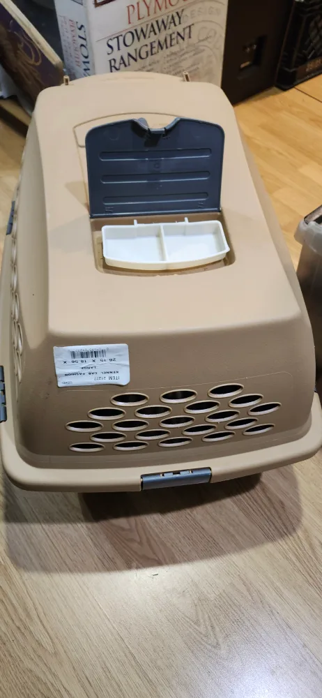 Like new Petmate Kennel Cab Pet Carrier image indicator(6)