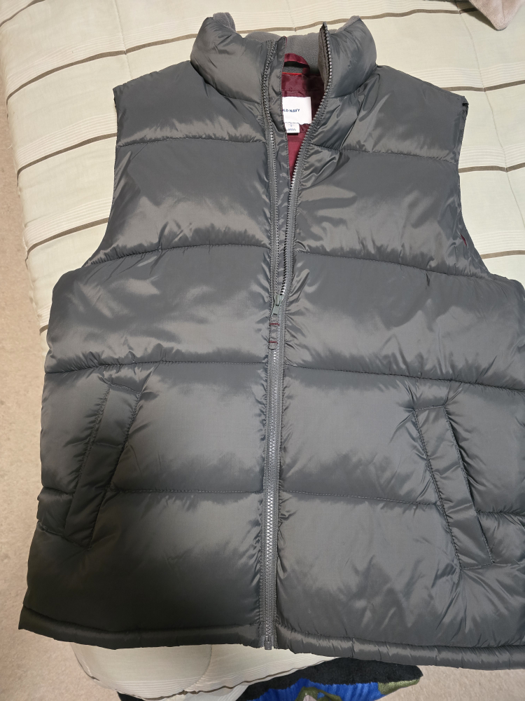 Old Navy Puffer Vest - Size L