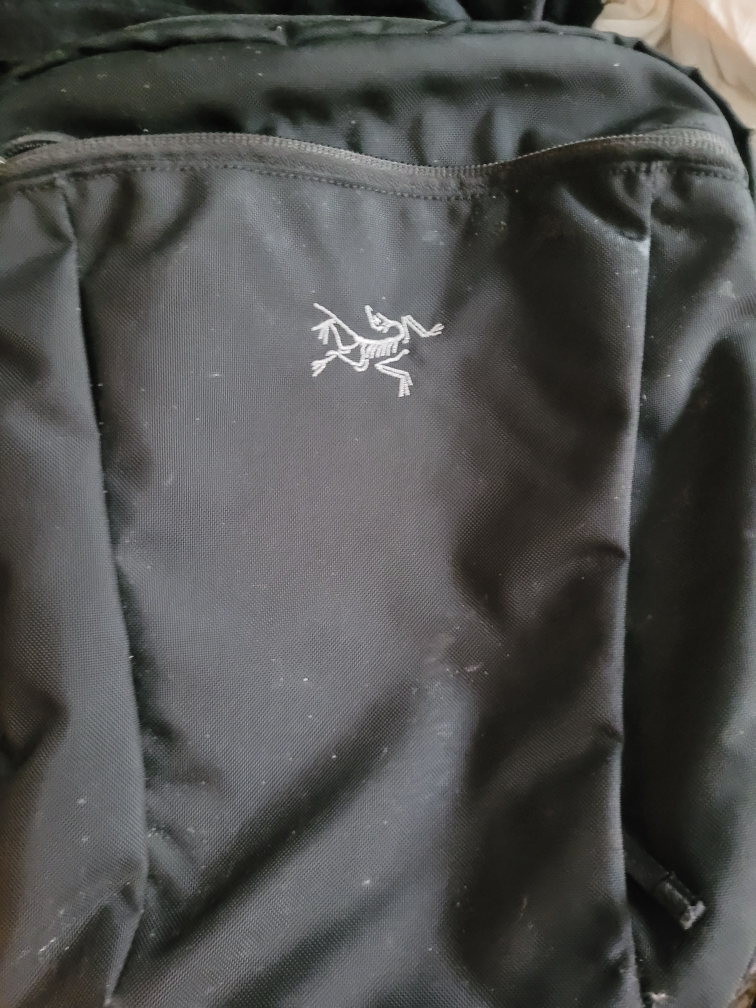 Arc'teryx Black slingbag - photo 3