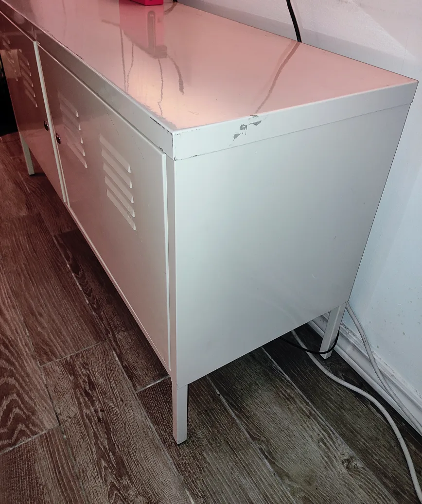 White Metal Locker-Style Cabinet image indicator(3)