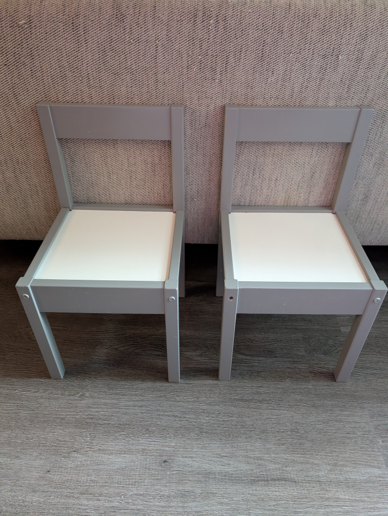 Pair of Children's Grey and White Chairs - photo 4