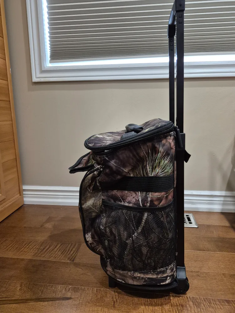 Uline Rolling Cooler Bag - Camo image indicator(6)