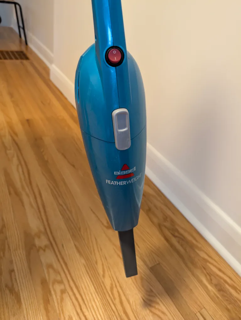 Bissell Featherweight - Stick Bagless Vacuum image indicator(2)