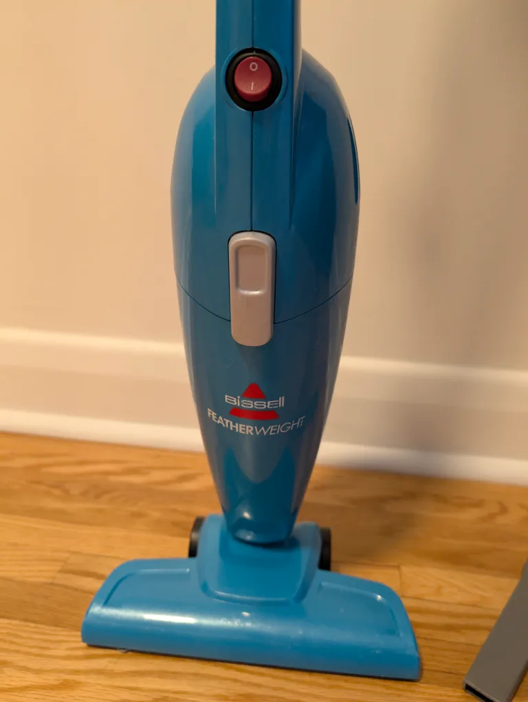 Bissell Featherweight - Stick Bagless Vacuum image indicator(3)