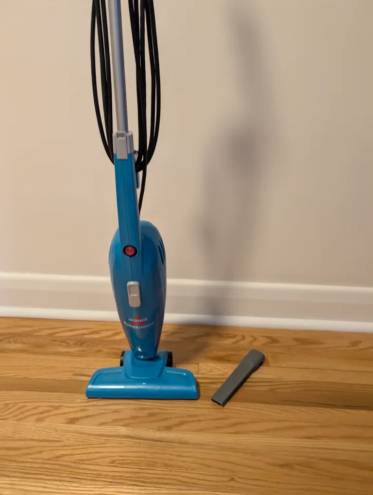 Bissell Featherweight - Stick Bagless Vacuum image indicator(5)