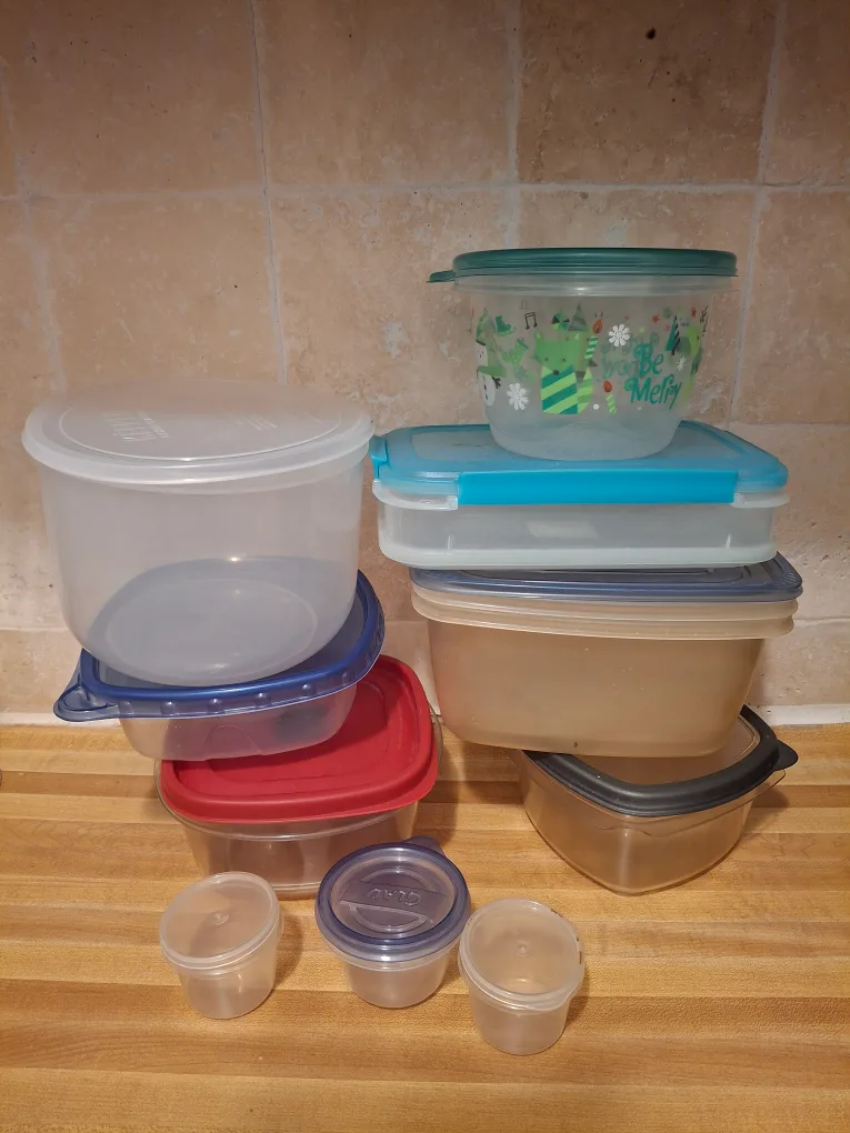 Mixed Lot of Food Storage Containers thumbnail