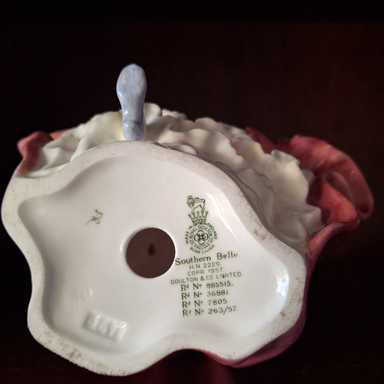 Royal Doulton Southern Belle Figurine - photo 4