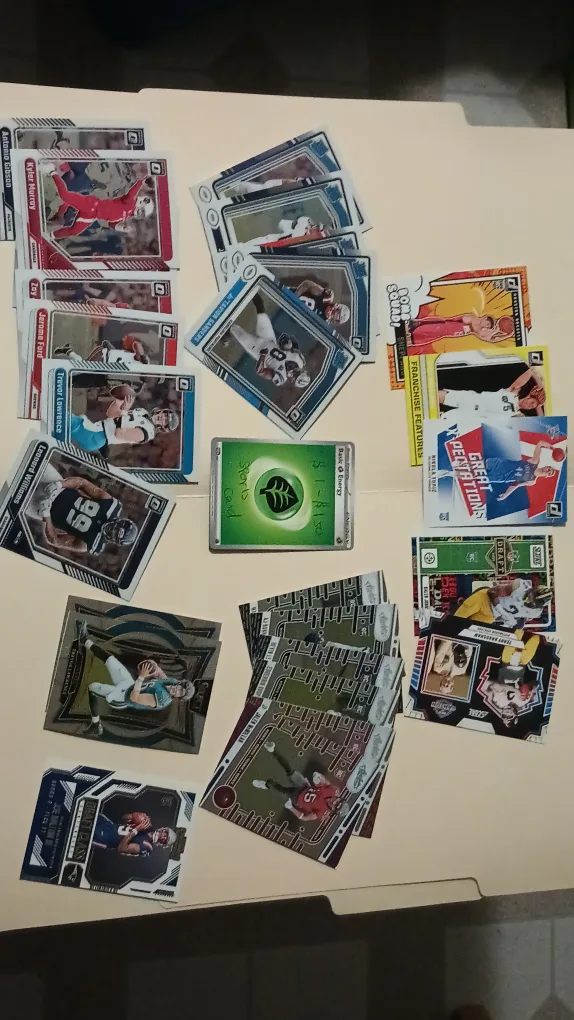 Mixed Lot of Football & Basketball Trading Cards thumbnail