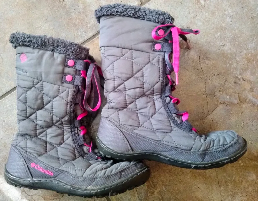 Kid's Columbia Winter Boots Size 2 image indicator(2)