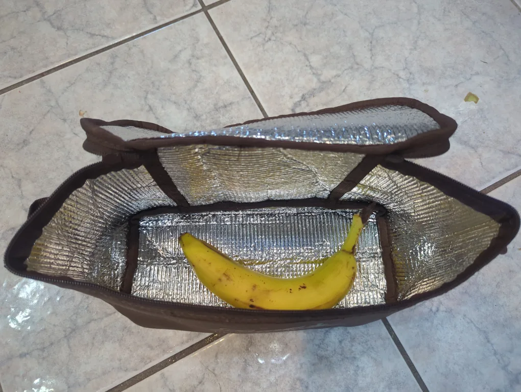 Lindt Chocolate Cooler Bag image indicator(2)