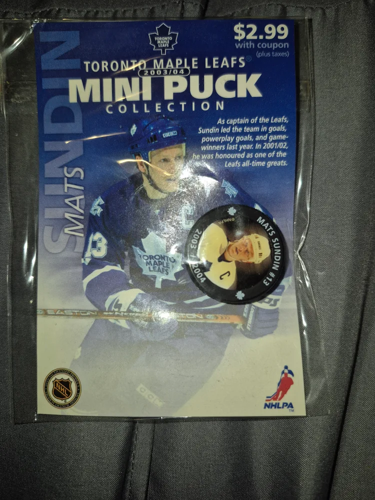 Toronto Maple Leafs Mats Sundin Mini Puck Collection thumbnail