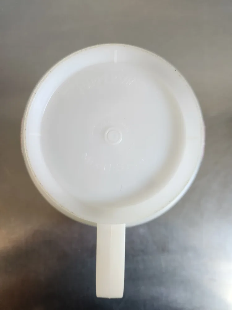 Vintage White Plastic Mixing Bowl with Lid image indicator(6)