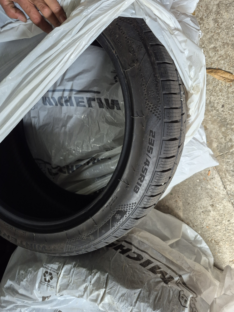 Michelin Winter Grip 235/45R18 Tire - photo 4
