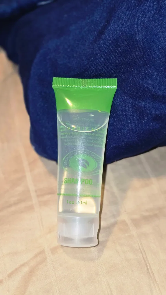 30ml Travel Shampoo - Free thumbnail
