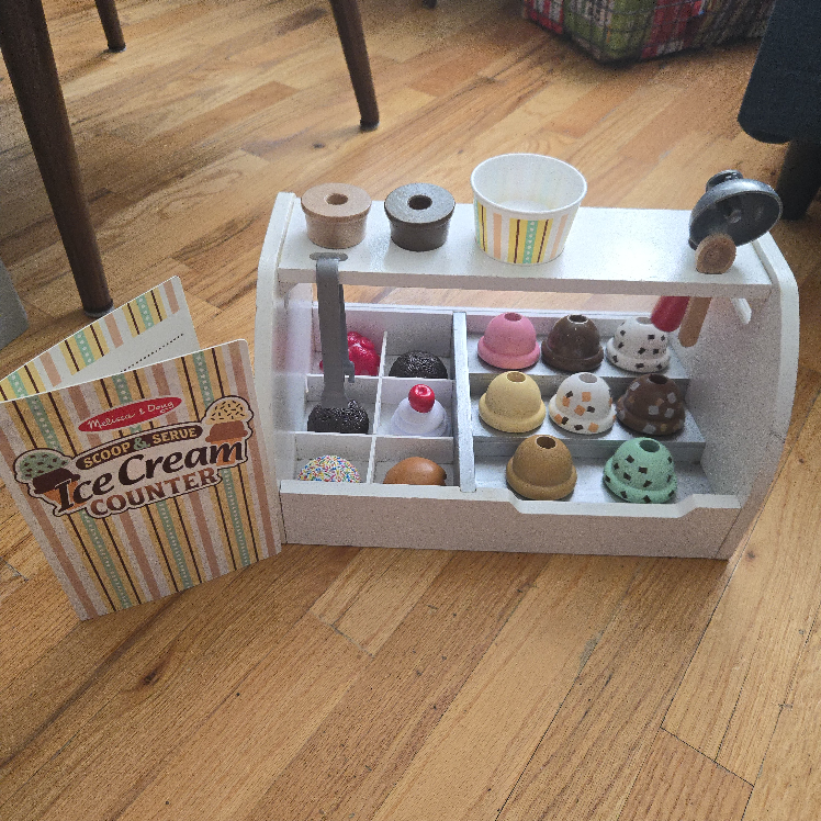 Melissa & Doug Scoop & Serve Ice Cream Counter - photo 4