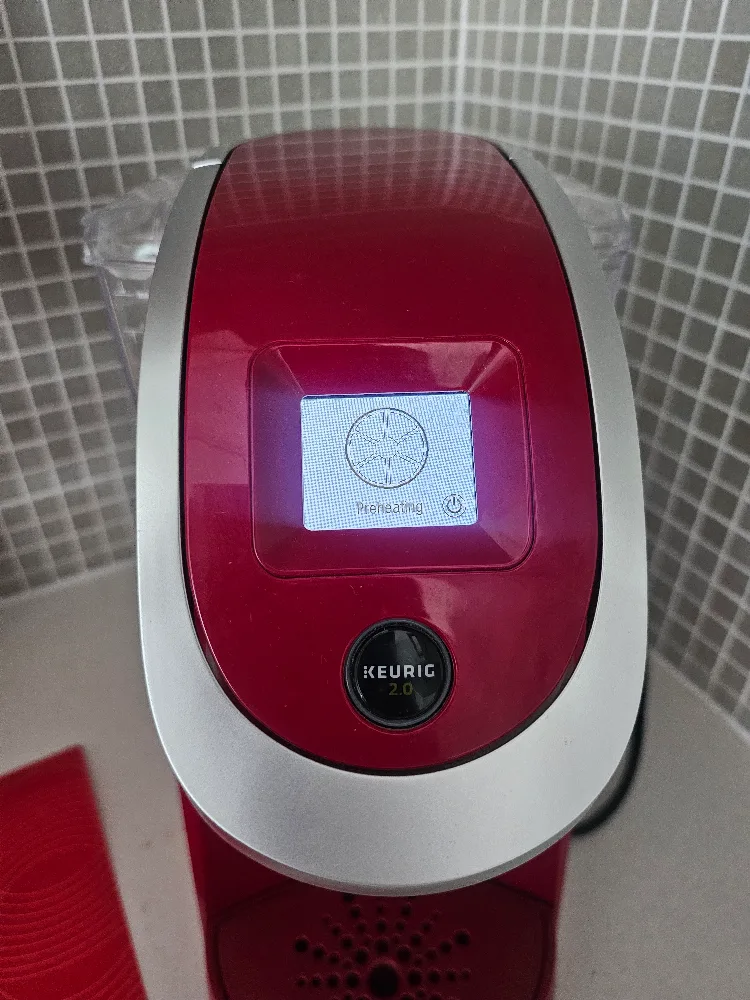 Keurig 2.0 K200 Coffee Maker - Red image indicator(2)