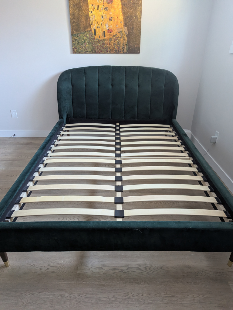 Green Velvet Bed Frame - Queen 👑
