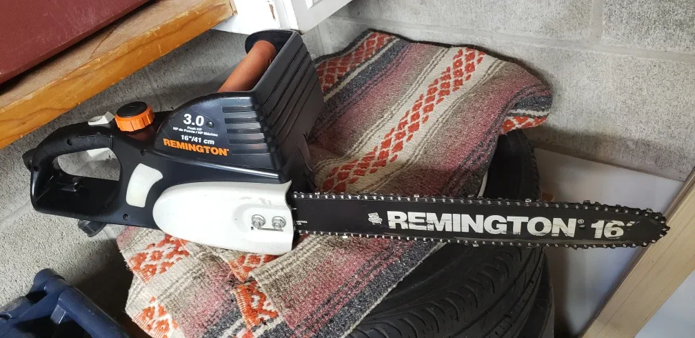 Remington 16" Electric Chainsaw image indicator(2)