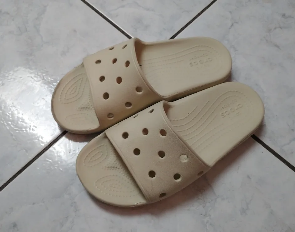 Crocs Unisex Iconic Comfort Slides (W9/M7) image indicator(2)