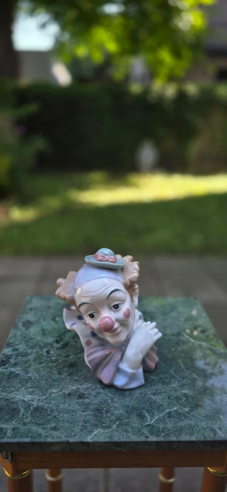 Clown Figurine thumbnail