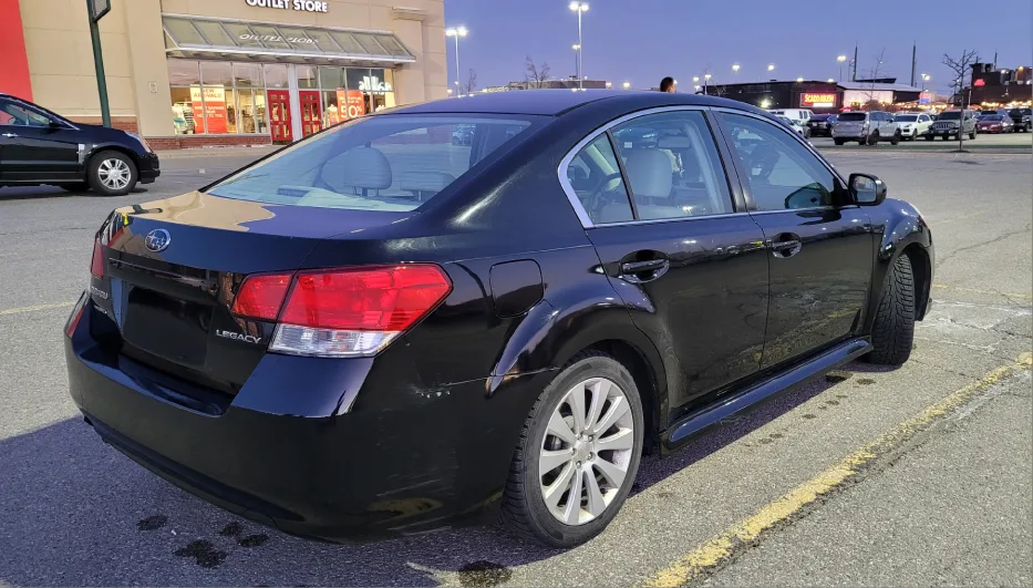 Black Subaru Legacy Sedan image indicator(3)