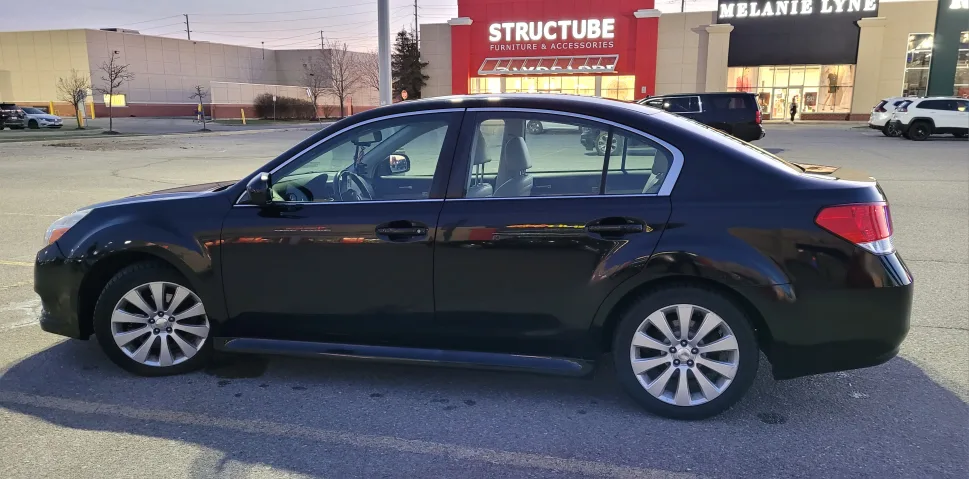 Black Subaru Legacy Sedan image indicator(5)