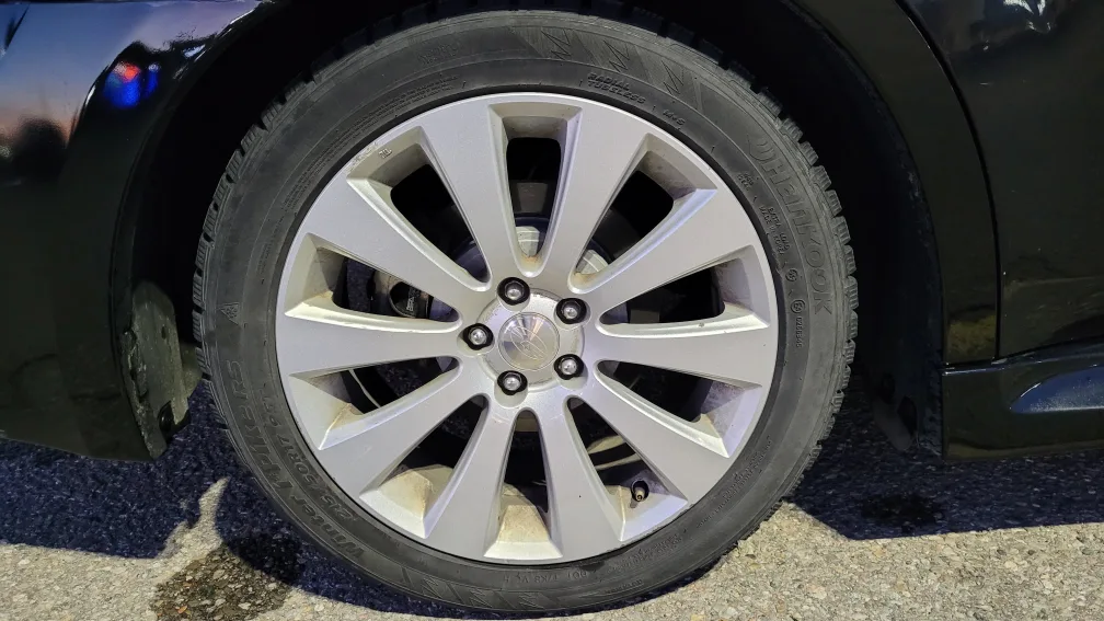 Black Subaru Legacy Sedan image indicator(7)