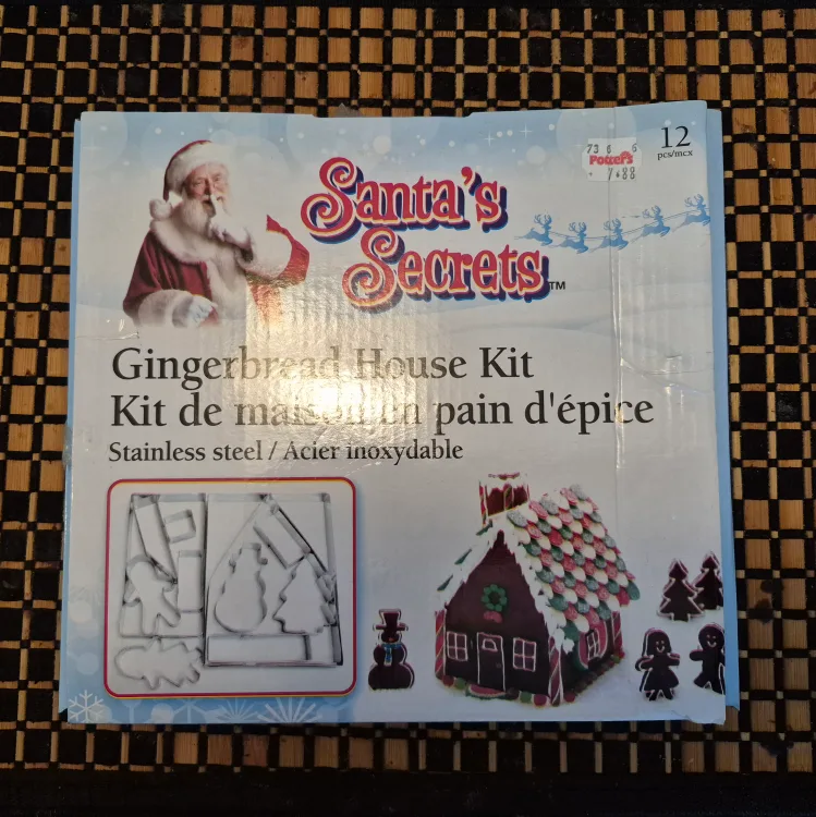 Santa's Secrets Gingerbread House Kit - New! thumbnail