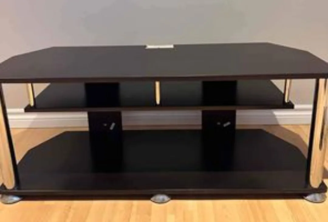 Selling TV Stand/Entertainment Unit