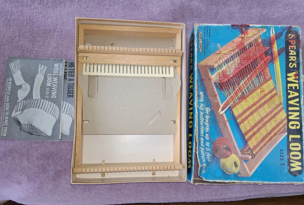 Spear's Weaving Loom Size 2 - Vintage! image indicator(3)