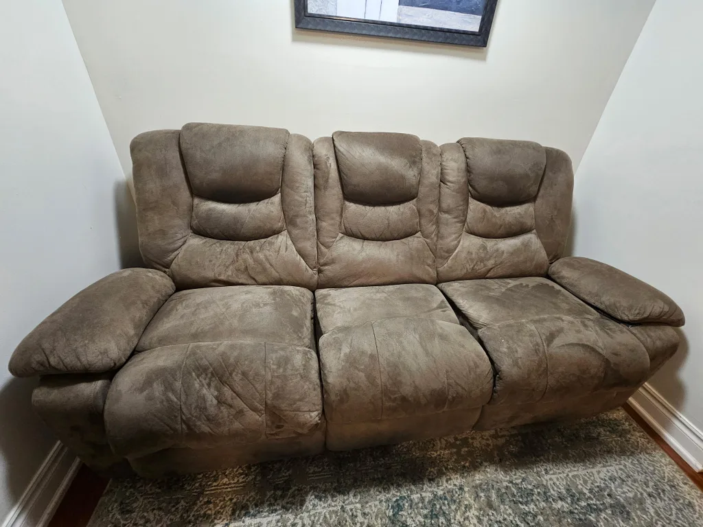 3 Seater Recliner $75 image indicator(2)