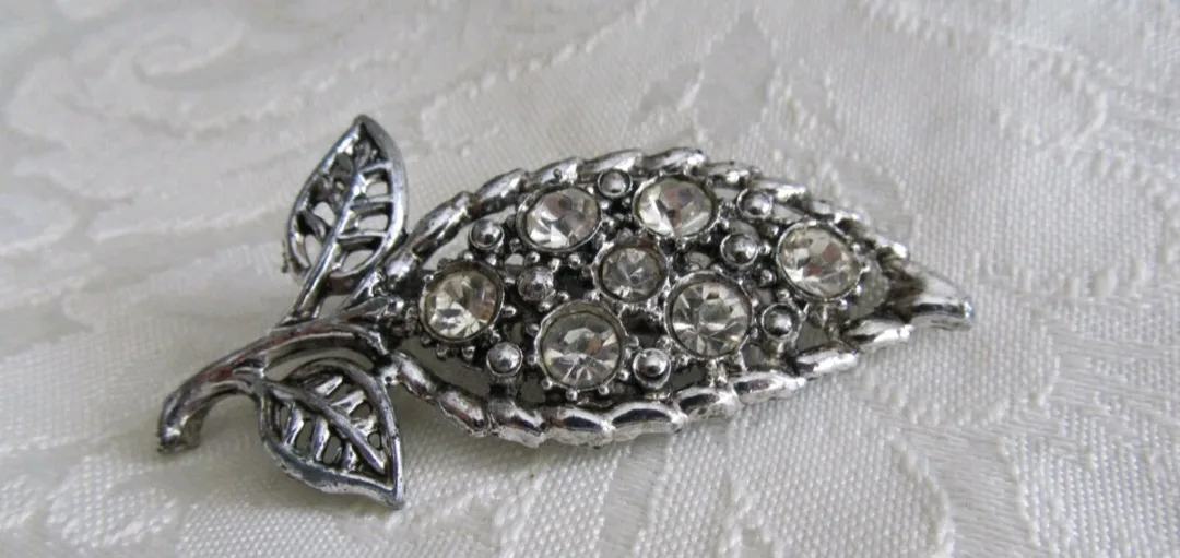 Vintage Rhinestone Leaf Brooch thumbnail