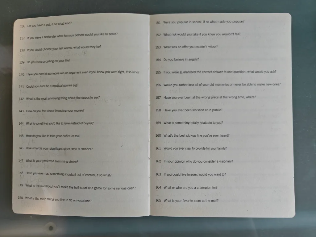 3000 Questions About Me Book image indicator(3)