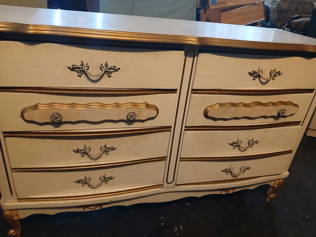 dresser exelent condition thumbnail