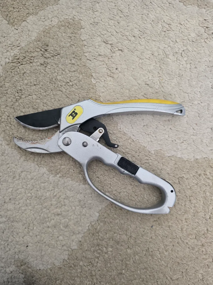 HB Pruning Shears thumbnail