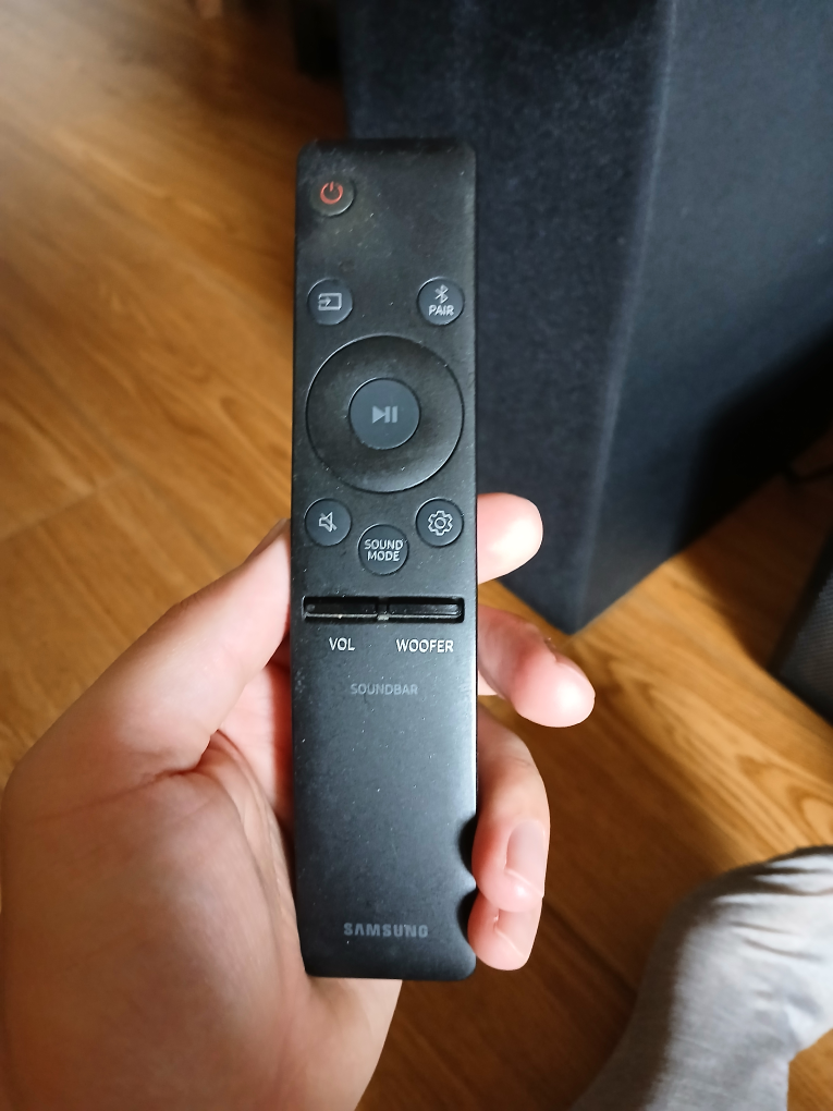 Samsung Soundbar & Subwoofer with Remote - photo 4