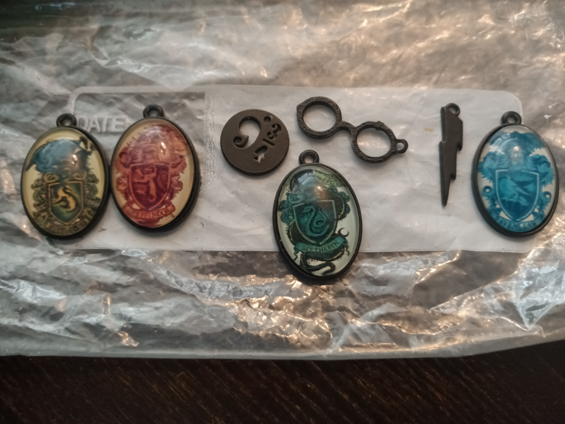 Beading Kit with Harry Potter, Halloween, Letter Beads & Tray - photo 3
