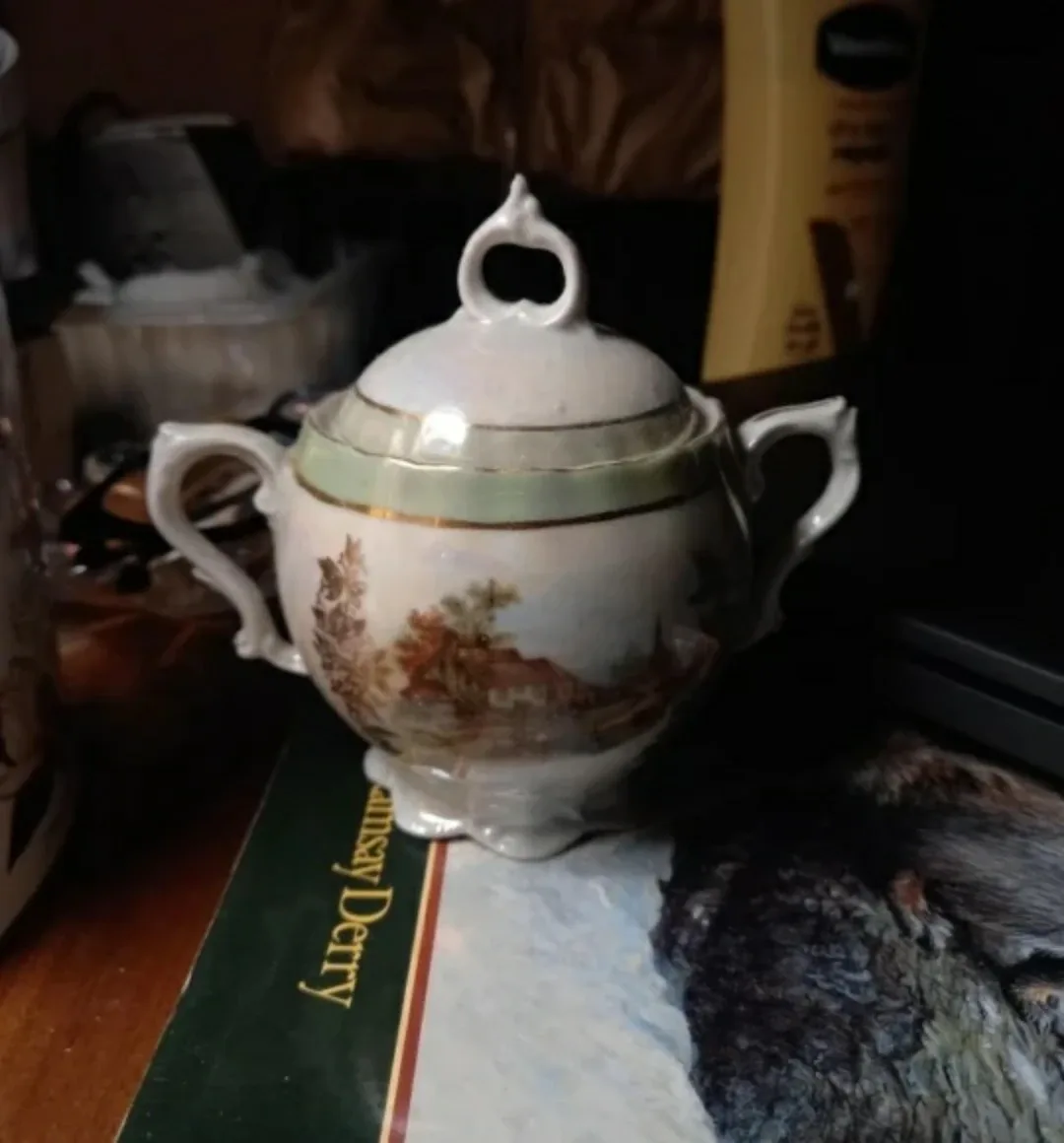 Vintage Sugar Bowl with Lid image indicator(2)