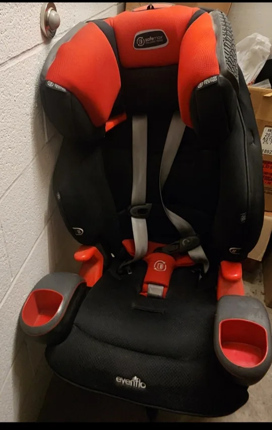 Evenflo Safemax Car Seat, Model 34411927C thumbnail