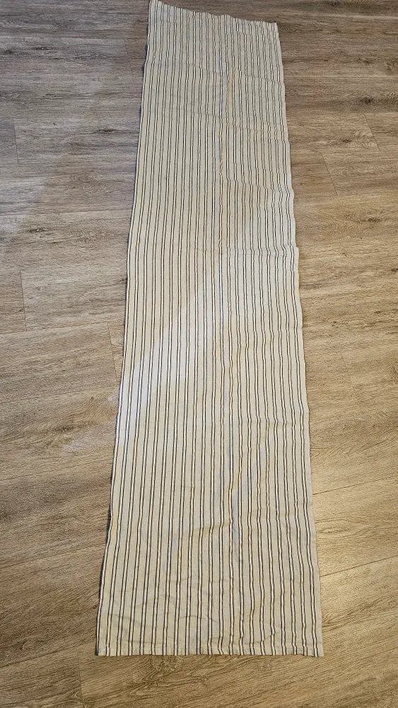 table runner thumbnail
