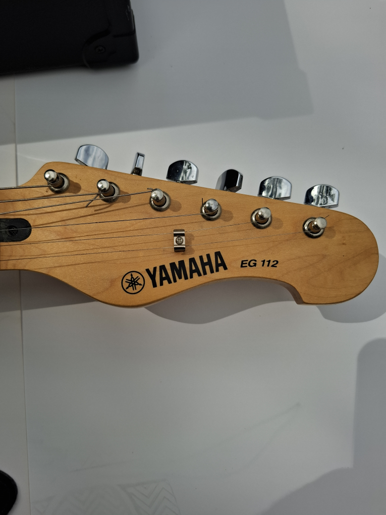 Vintage Yamaha Electric Guitar 112 with Amp - photo 3
