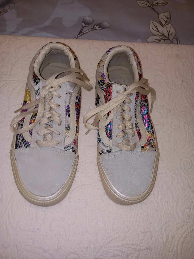 Womens Vans Sneakers - Size 7 thumbnail
