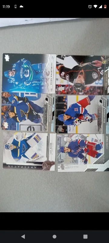 Hockey Trading Cards - Upper Deck Artifacts image indicator(3)