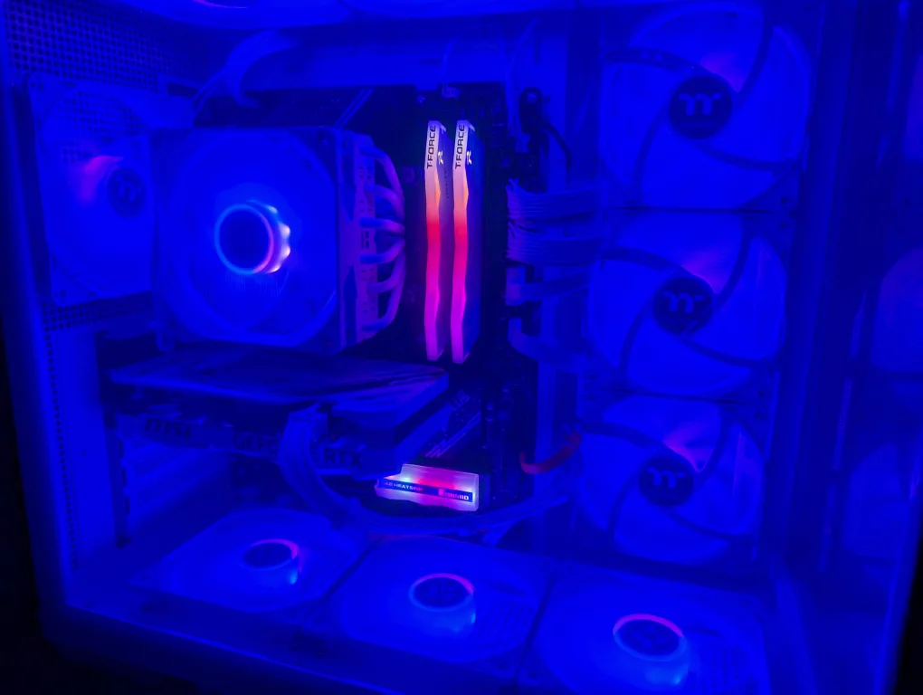 All New custom MSI B760 PC, DDR5 , 4060 image indicator(6)