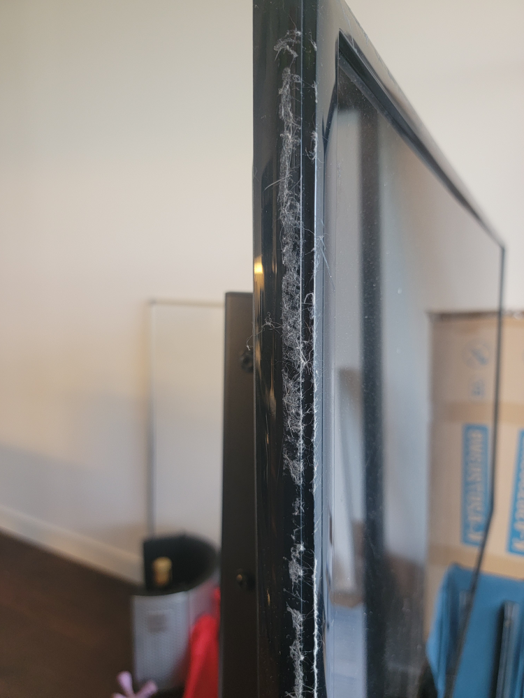 LG 42-inch TV - photo 3