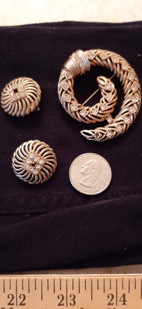 Vintage EC (Enid Collins)  Brooch & clip earring set