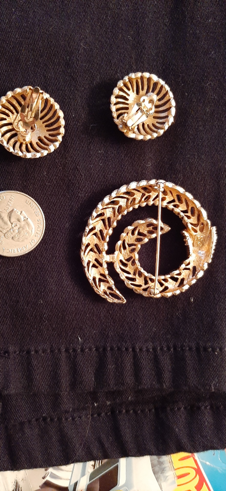 Vintage EC (Enid Collins)  Brooch & clip earring set - photo 3