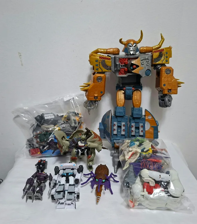 Transformers Action Figures Lot, Beastwars and more thumbnail