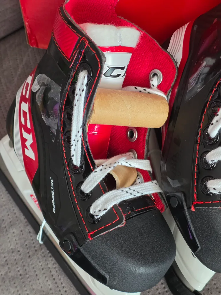 CCM Jetspeed Youth Ice Skates - Size 8 Brand New from $35 image indicator(4)