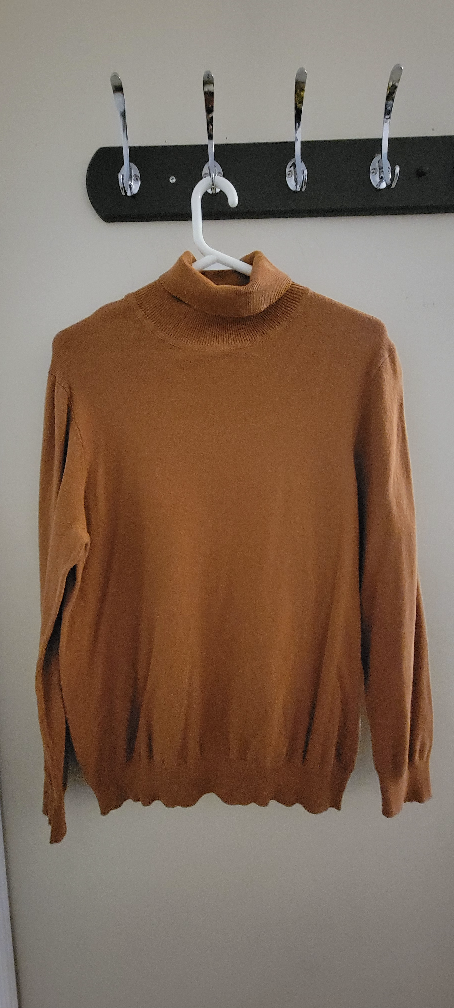 Original Supply & Co. Turtleneck - Size L